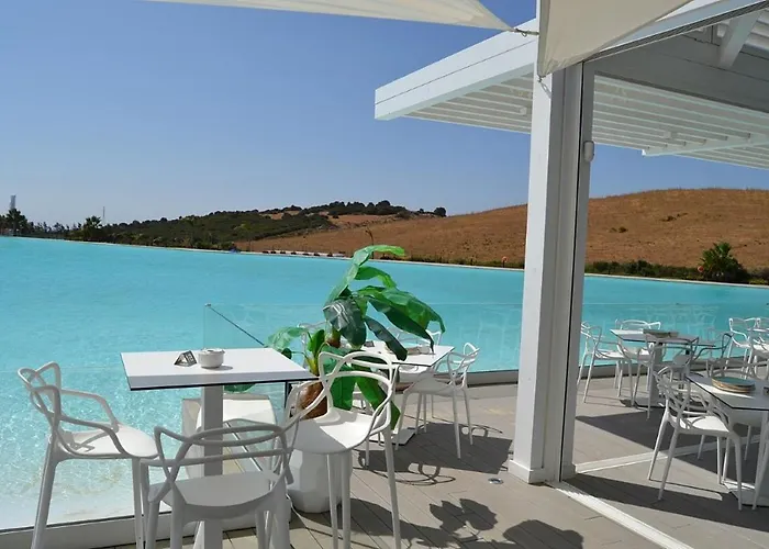 Al4-2011 - - Alcazaba Lagoon * إِستيبونا