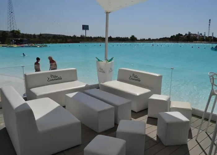 Al4-2011 - - Alcazaba Lagoon